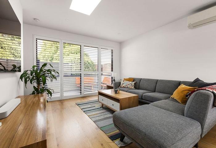A Carefree Contemporary Ambience