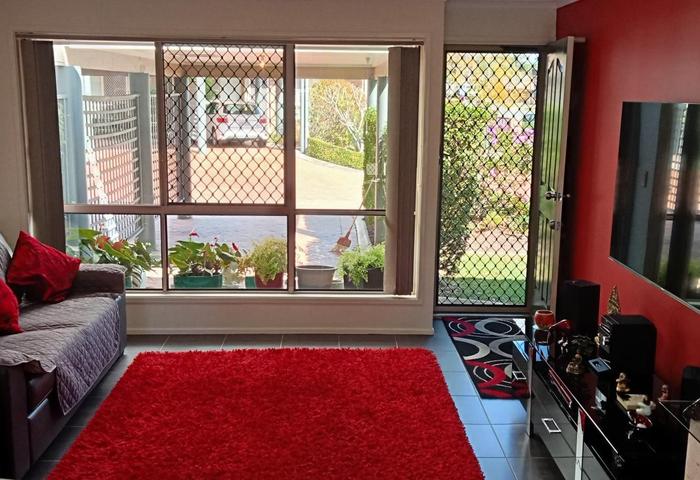 WELL PRESENTED TOWNHOUSE IN DESIRABLE LOCATION!