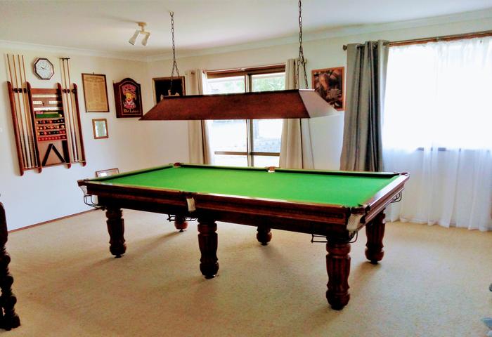 Spacious 4 bedroom family home close to amenities. Lovely location. 