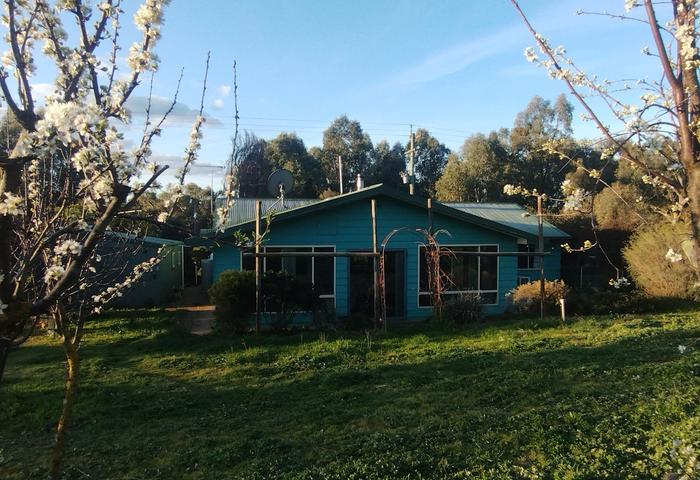 River acreage of exceptional beauty 