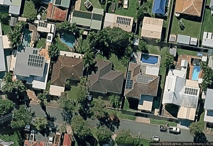 LOCATION LOCATION LOCATION! Fantastic Investment Opportunity! 