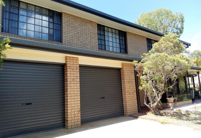 Spacious 4 bedroom family home close to amenities. Lovely location. 
