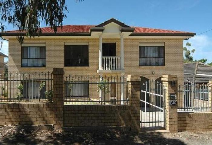 EXECUTIVE LIVING IN HOPE VALLEY - LARGE 4 BEDROOM HOME WITH MANY EXTRAS!