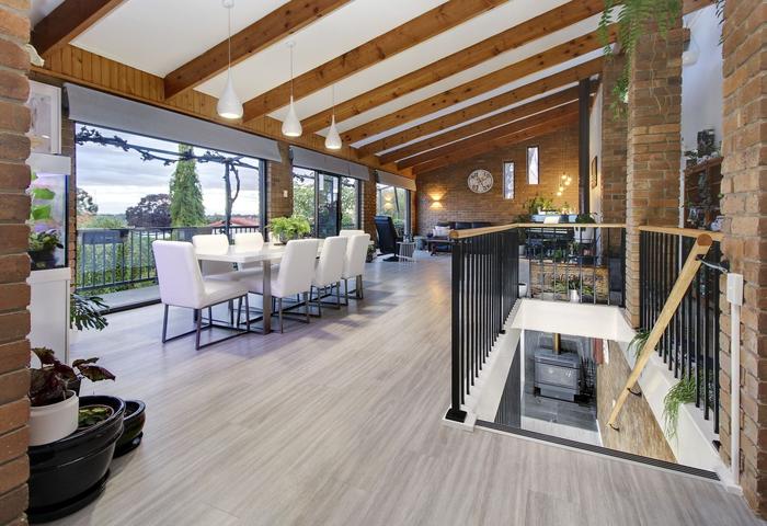 LARGE FAMILY HOME WITH PANORAMIC VIEWS (LOXTON’S HIDDEN GEM)