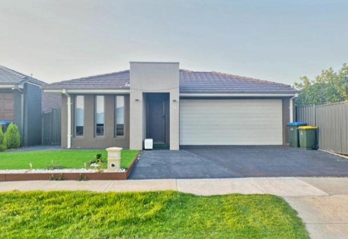 Zero maintenance Home, fully upgraded!! Please contact for offer!!