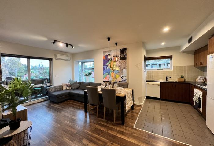Open Plan Apartment with Large Home Office in Supreme Location.