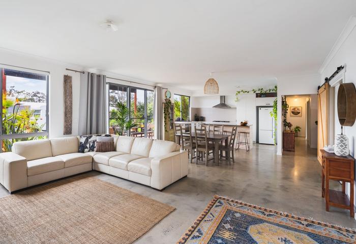STUNNING HOME AND SANCTUARY GARDEN