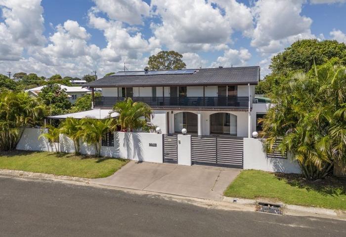 4 BEDROOM 3 BATHROOM HOME IN SOUGHT AFTER AREA