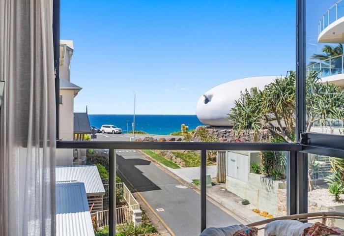 Full Floor Residence in Rainbow Bay