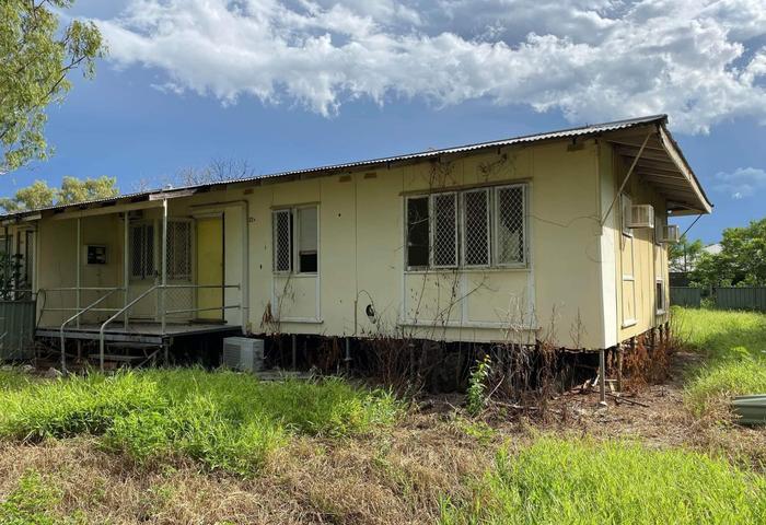 Duplex an need of renovation