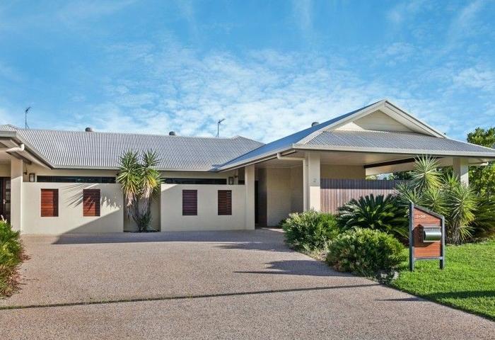 Beautifully presented, 3 bedroom, 2 bathroom duplex