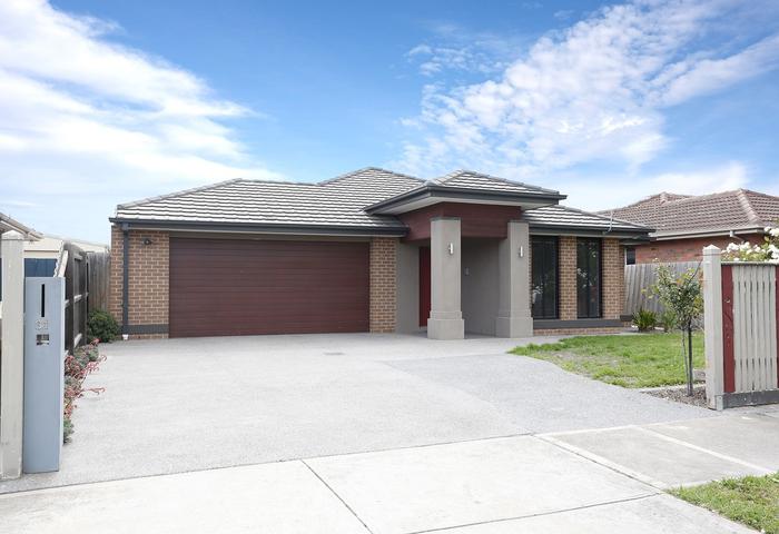 Exceptional Family Living - In a First Class Location