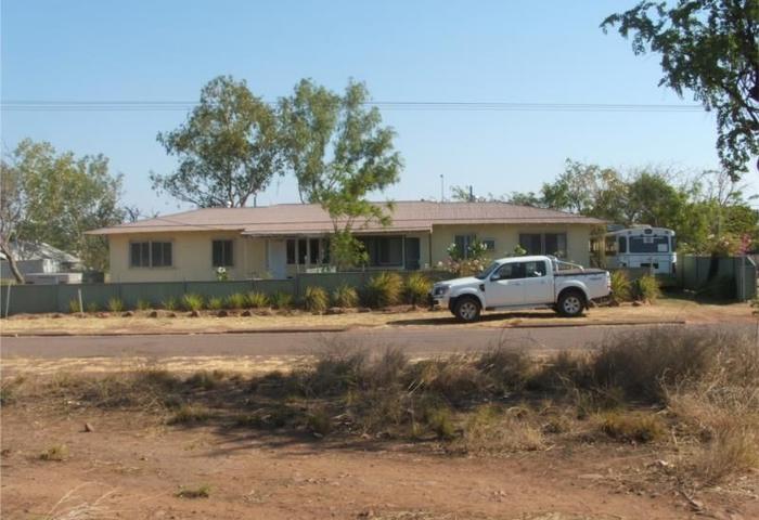Duplex pair with income potential and gifted deposit 